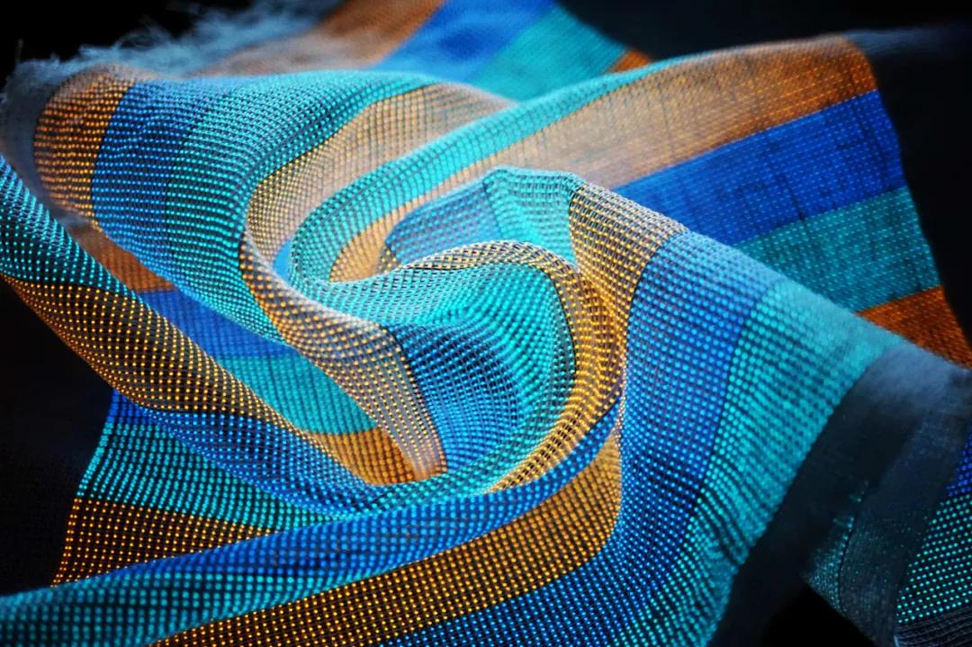 Wear monitor on the body? The super electron fabric of Fudan University new invention causes world attention