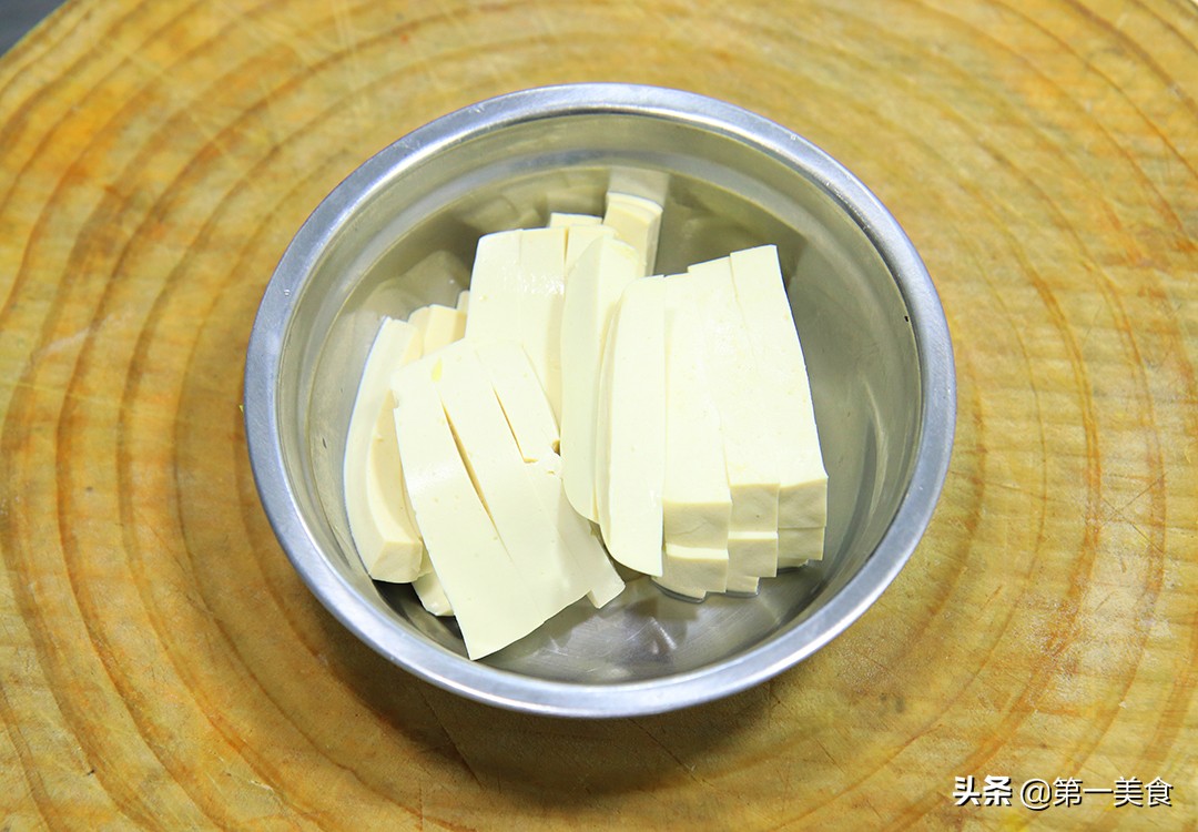 图片[2]-【黄豆芽烧豆腐】做法步骤图 掌握这个做法 香辣入味又下饭-起舞食谱网