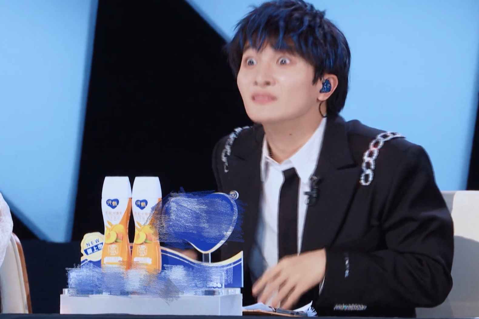 " achieve 4 " assist helps sb to fulfill his wishes more lumbar king, the arena at the beginning of the promise is spat groove, 