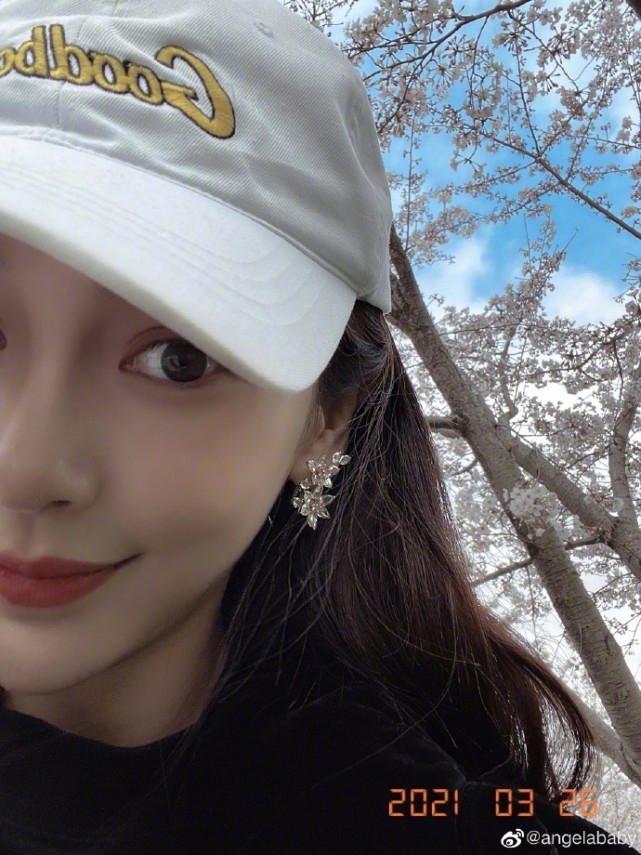 After with yellow dawn Ming Xiuen loves, baby is basked in according to be like a girl sweetly, make known his position to be able to have favour happening