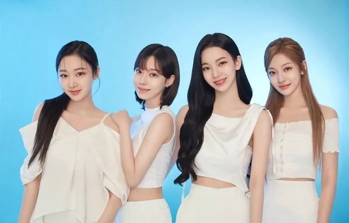 IU讲和BLACKPINK成员进行梦幻合作;广告商偏爱Karina?