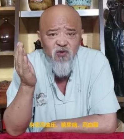 一级演员李琦：喝酒如喝水，每日两包烟害了他，如今65岁成了这样