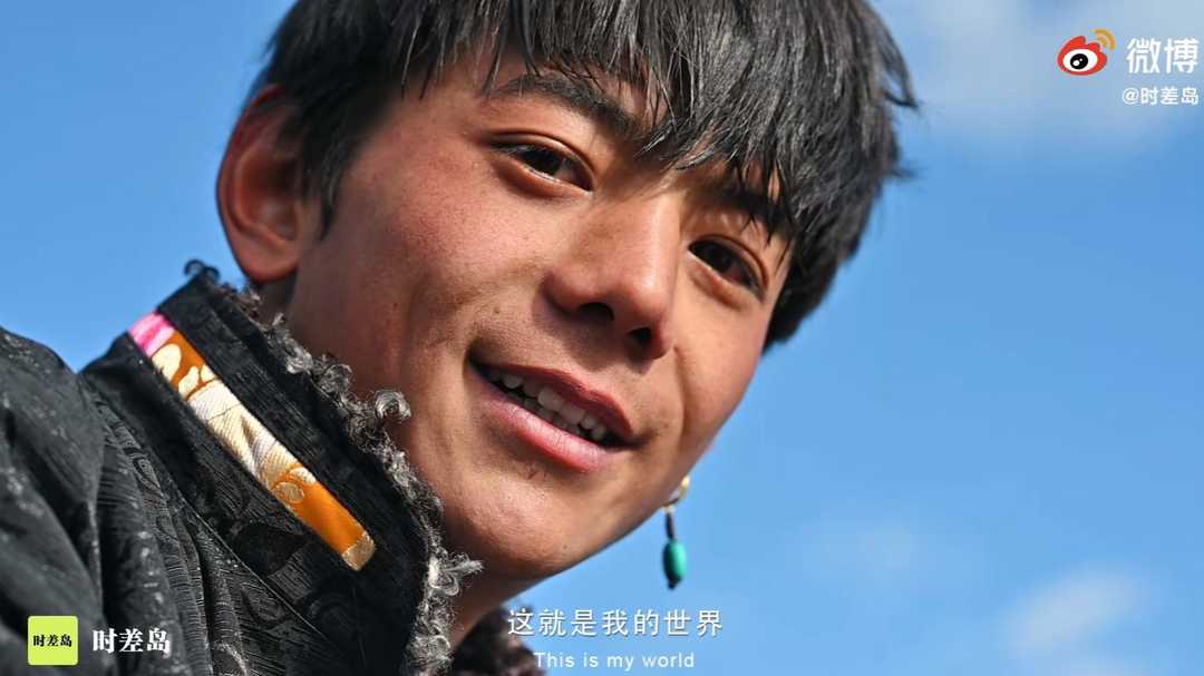 丁真的世界 骑着小马珍珠 拿赛马第一 躺在草地上就是一天 其他 蛋蛋赞