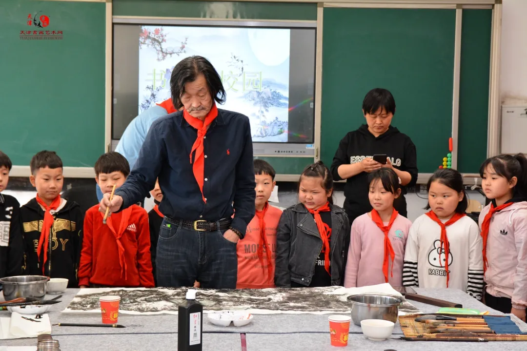 “天津书画艺术基地书画家送文化进校园”走进安次区神宇小学