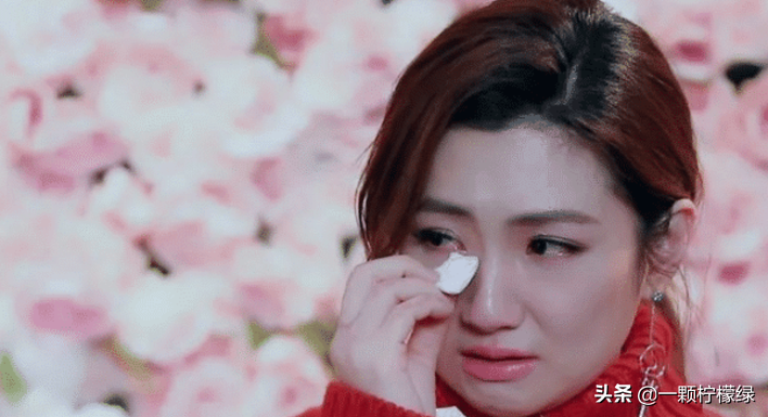 被前夫嫌恶心的Selina，37岁仍单身一人，说自己没有性吸引力