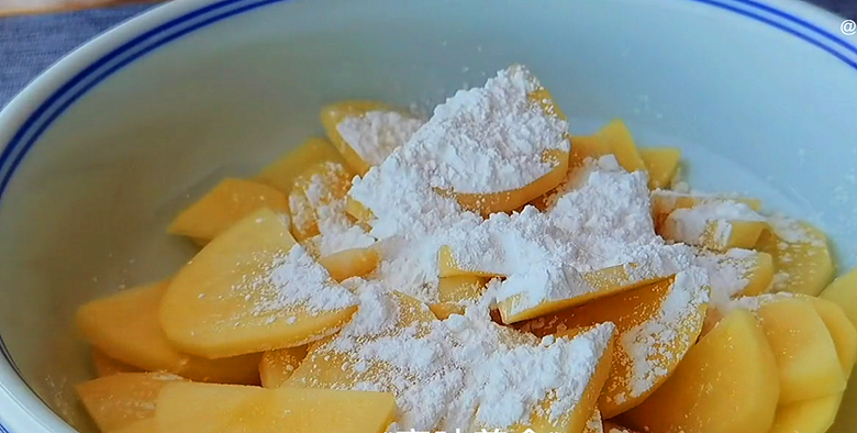 土豆片這樣做太好吃了，學會用它來招待客人，比紅燒肉還受歡迎