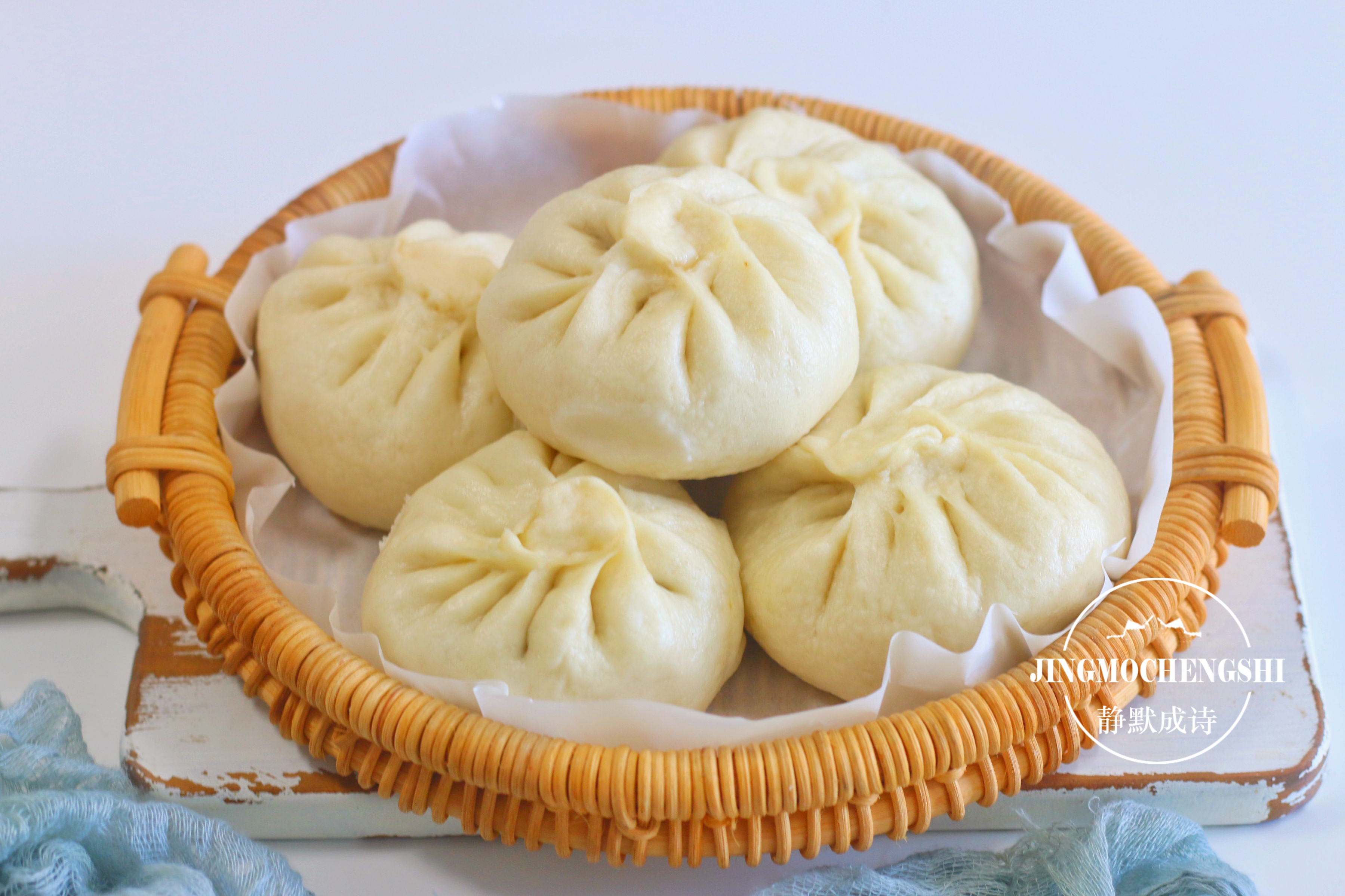 你吃過用油渣兒做的大包子嗎？ 真香！ 平時吃一個現在吃倆