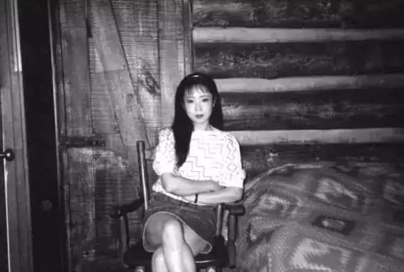 严歌苓：从舞蹈演员到作家，她的人生远比她笔