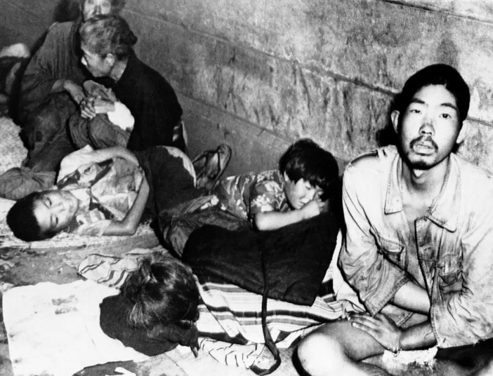 如果1945年日本不选择投降后面会怎么样？专家：