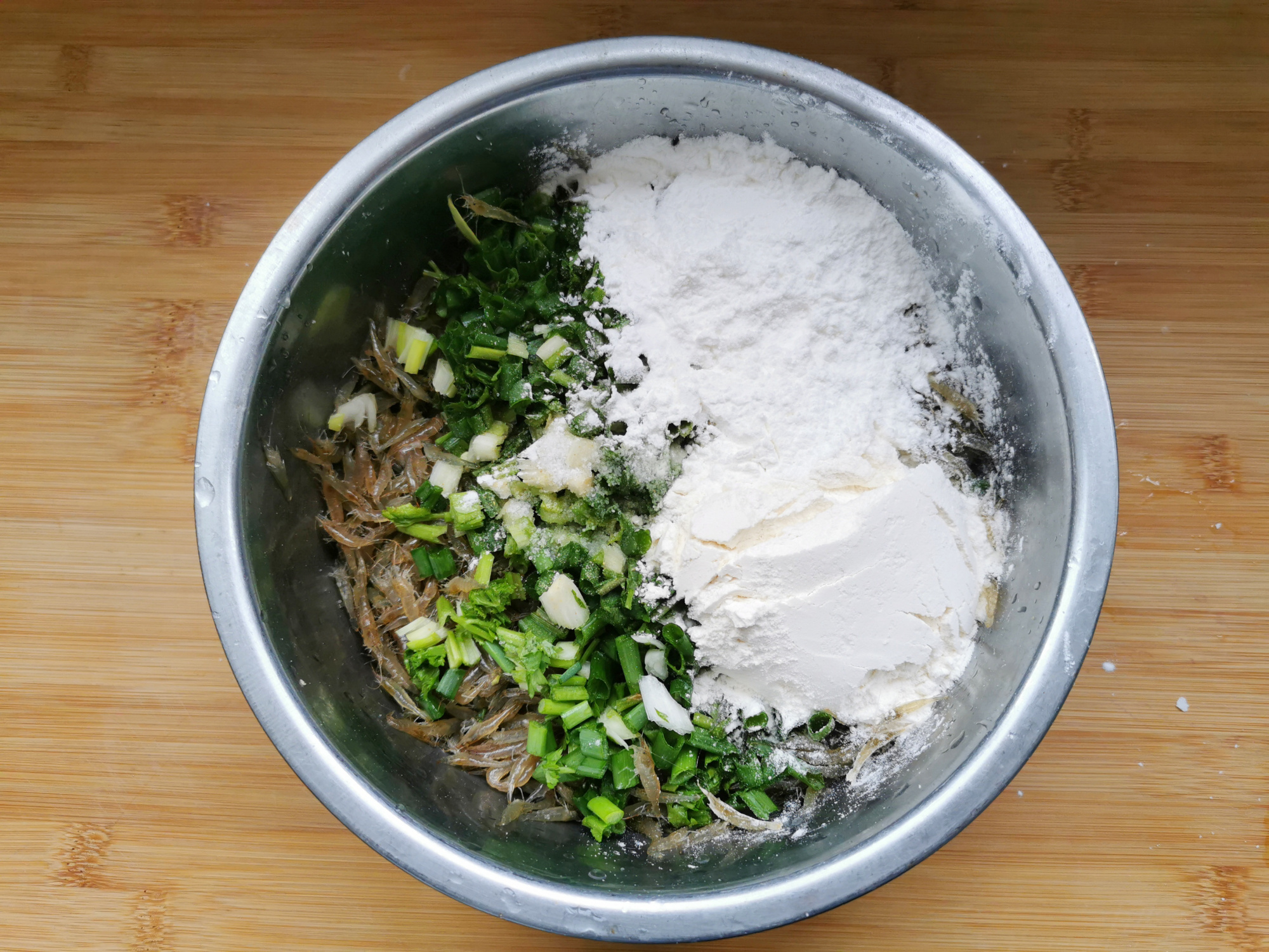 孩子长个头，我给他做虾饼，金黄酥脆倍儿香，连壳儿都吃完