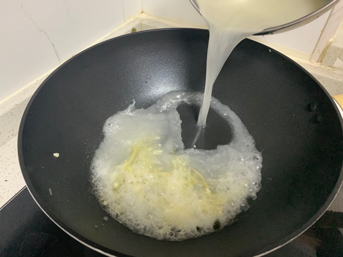 鲜美可口，低脂高蛋白金汤柠檬鱼片，10月女人要多喝