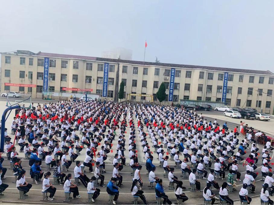 双峰县杏子中学：举行国庆红歌大赛(图3)