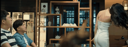 靠“卖肉”骗票房，包贝尔这4.9分大烂片，竟然