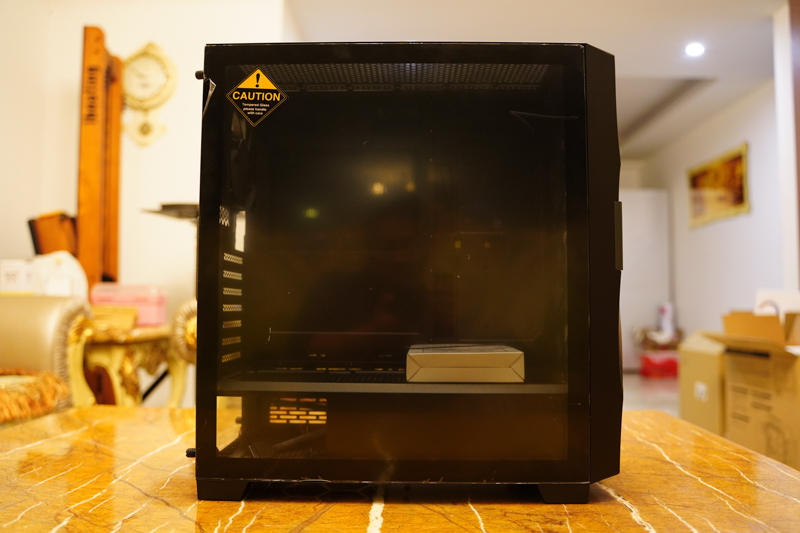 这机箱真浪！安钛克风行者DF700 Flux中塔机箱开箱简评