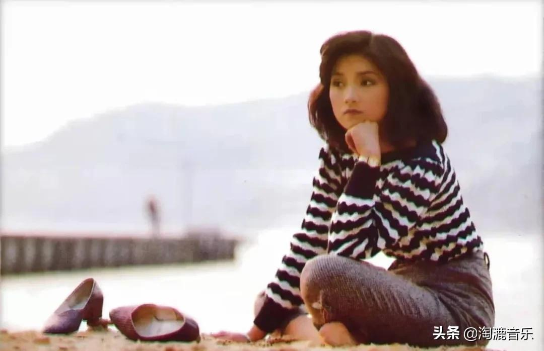 周星驰青梅竹马的街坊,嫁给最帅“杨康”,这个女人真如此好命?