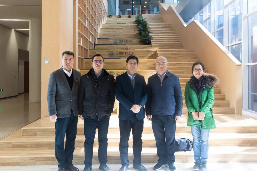 省教育厅党委副书记干武东一行今日考察温州肯恩大学