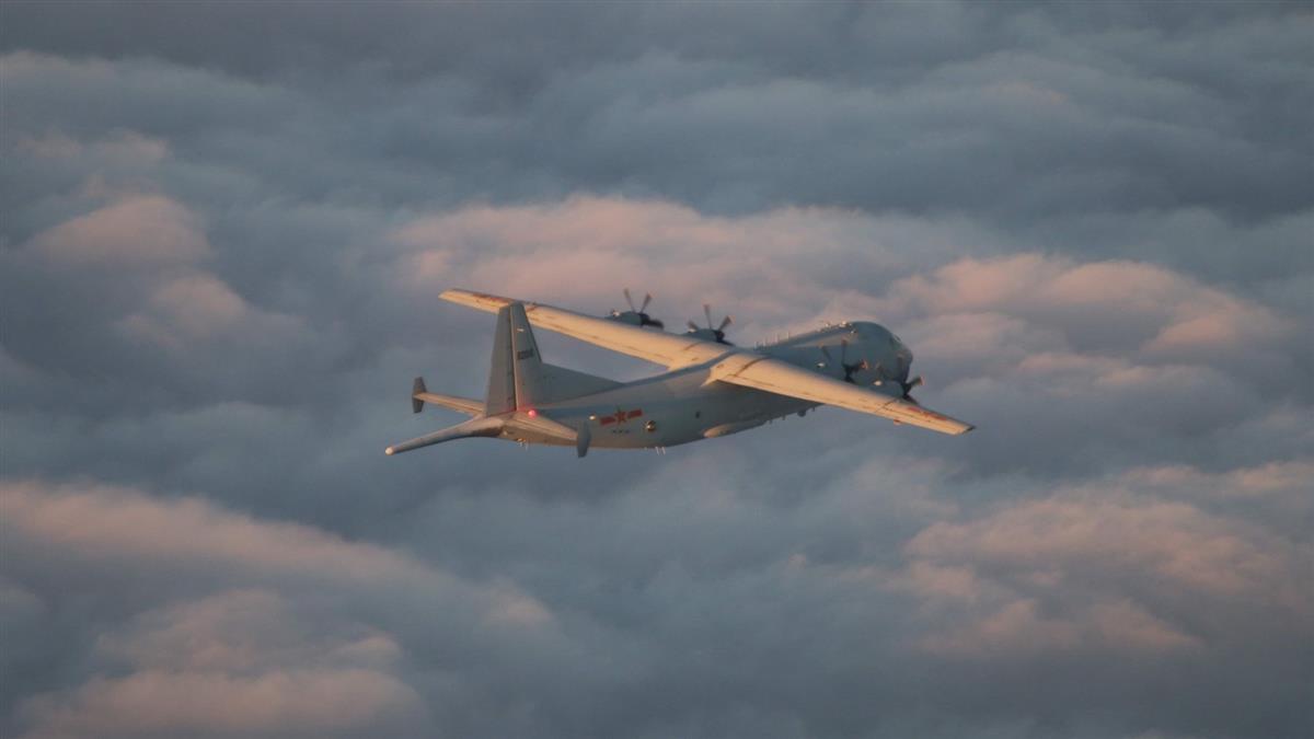 巡台架次数4年翻了63倍，新年第二天电战机再出