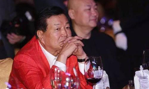 把红牛带进中国的富豪，曾走投无路卖血求生，