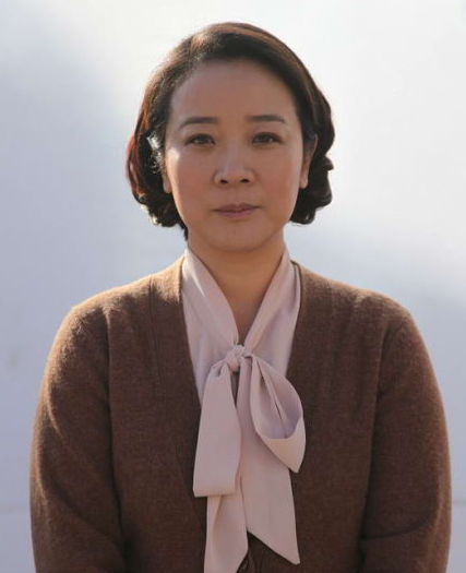 陈小艺：嫁“丑”导演，分居11年却不离婚，多次