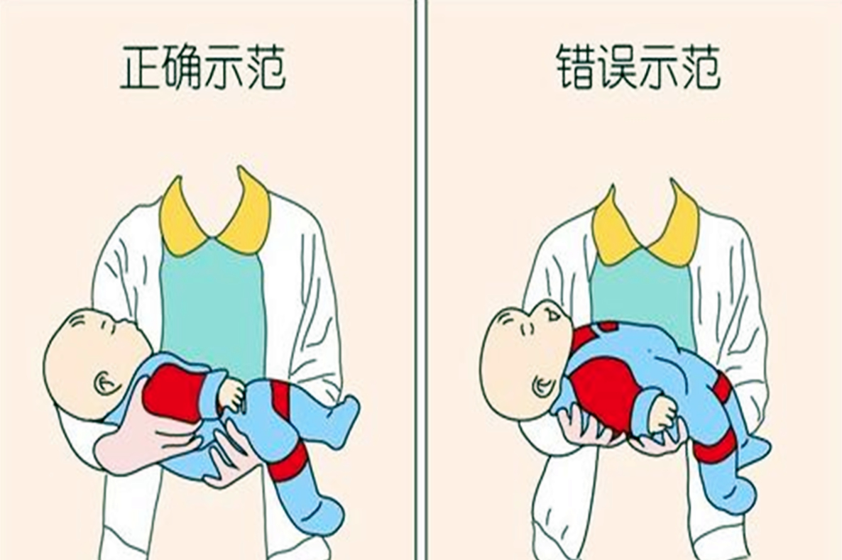 “慌张爸爸”意外走红，抱娃姿势引围观，网友：痛苦面具再现