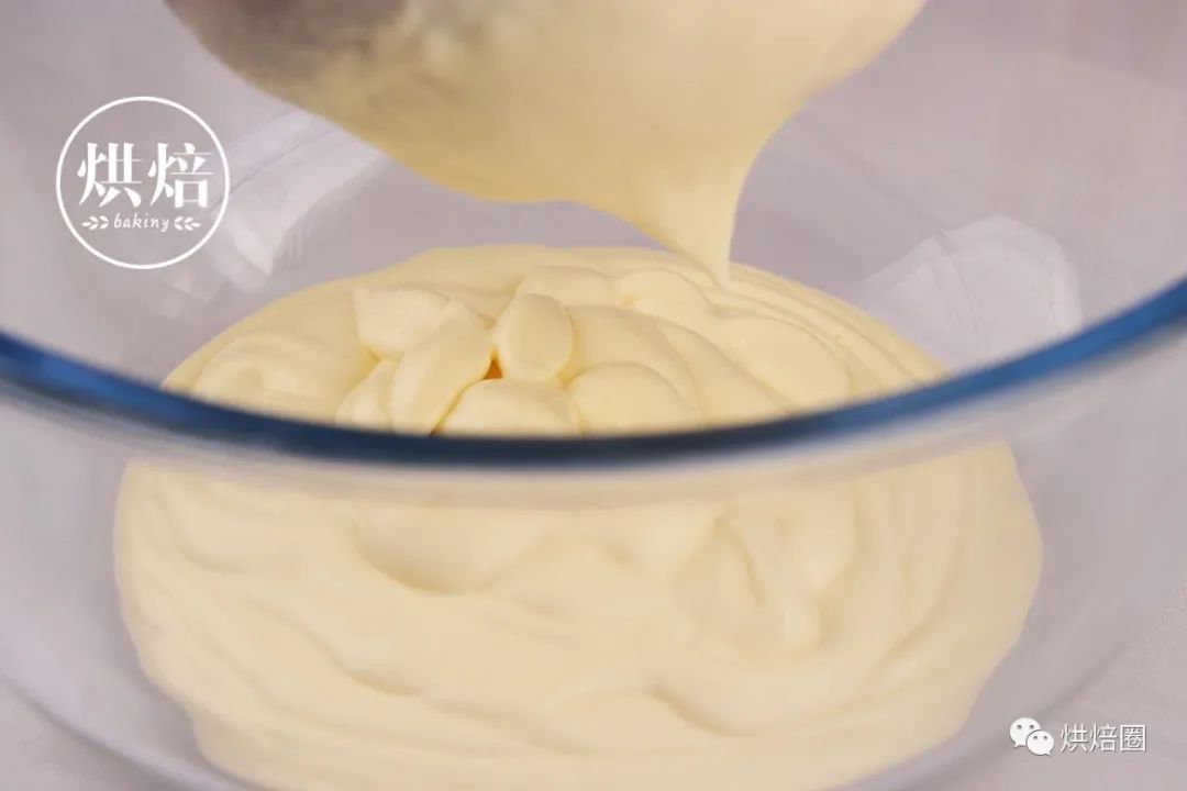 蓬蓬的又不裂 入口即化 舒芙蕾轻芝士蛋糕 冷藏后冰激凌口感超赞