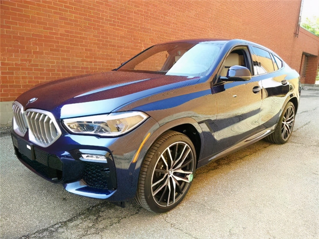 2021款宝马x6售价80万,号称最美公路越野车,操控和驾驶质感一流