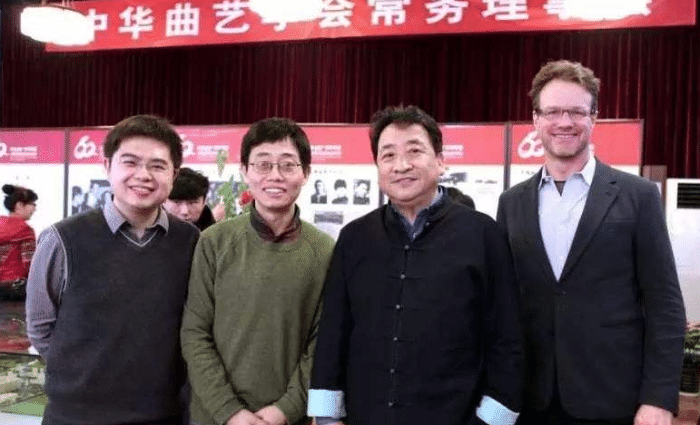 姜昆一手捧红的外国人大山，为何突然消失，郭