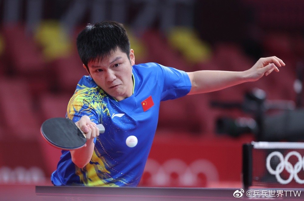 樊振东完胜！马龙不吹球改吹手丢1局进16强，国乒3人将一天双赛