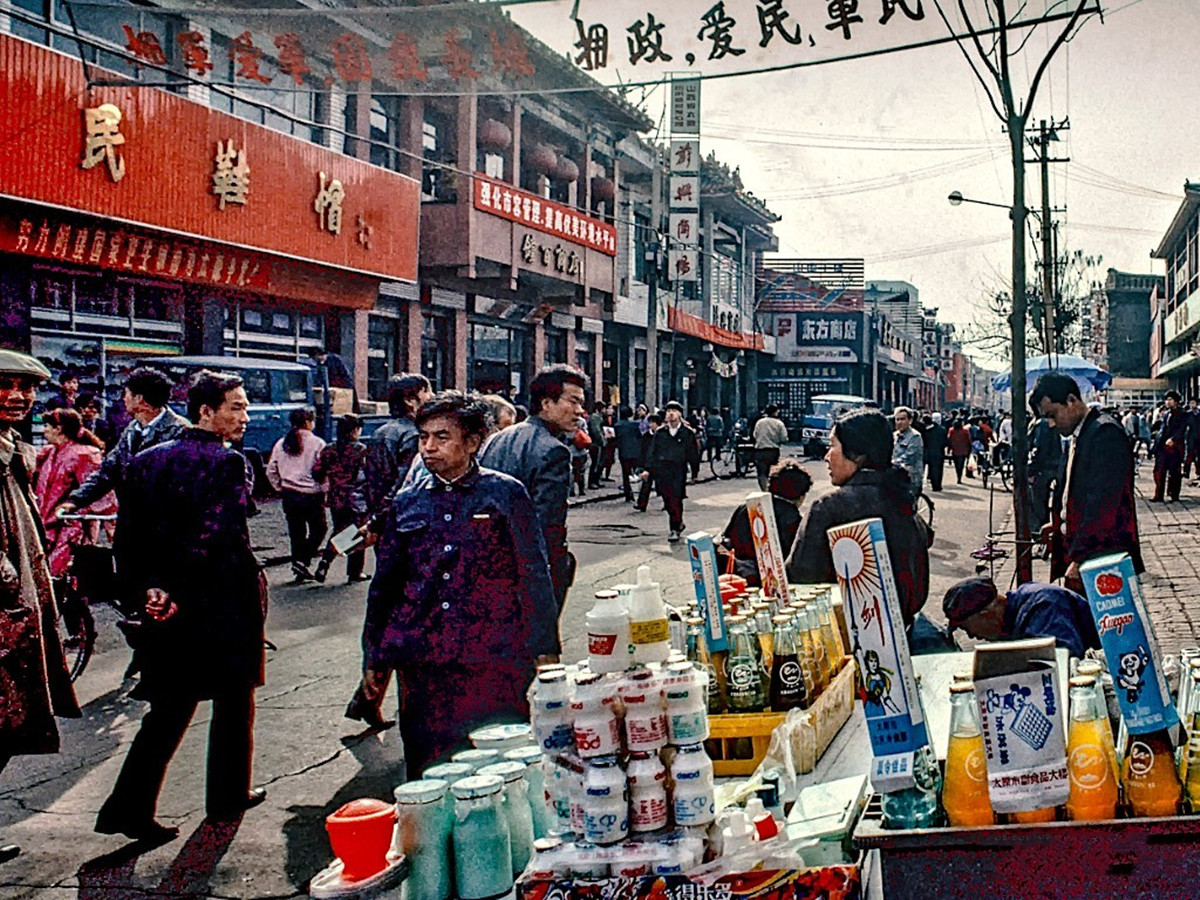 老照片：外国人镜头下1992年的太原，老城区里的生活记忆