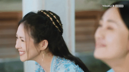 章子怡演14岁的少女翻车了，和40岁时的刘晓庆差