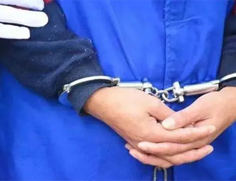 铁皮箱内的尸体：追捕十二年凶手终落网，一尸两命下是爱还是恨