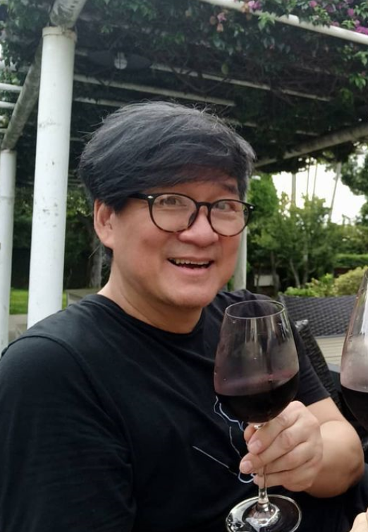 周华健儿子晒照被嘲，父子同框像兄弟，网友：混血儿子都长残了