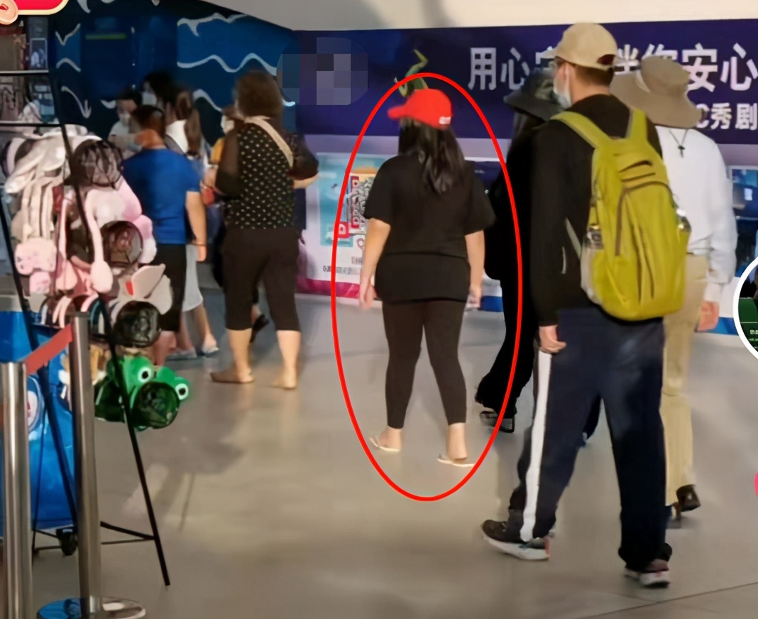 11岁王诗龄身高1米7，身材壮实不输爸，每月7万伙