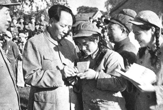 开国中将杜平婉拒任命，为何国宴上唯独他的敬