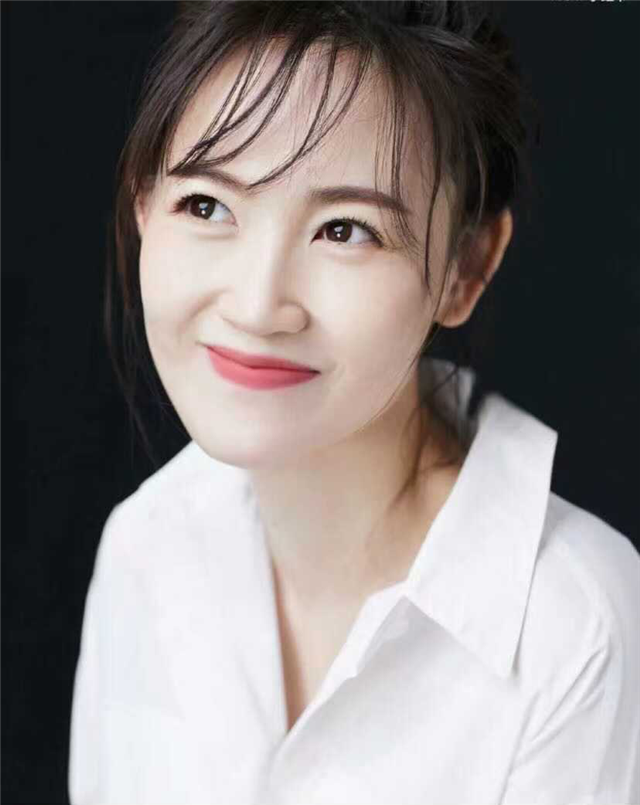 王宝强马蓉同时发声，近况大不相同，马蓉自曝少女感