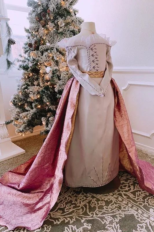 To realize princess dream of the daughter, play essence old father with one's own hands tailor about a hundred " blackart " skirt explodes sth resembling a net of network of fire