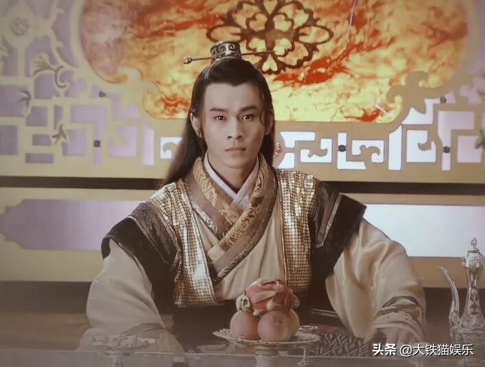 含胸驼背就别嚯嚯古装剧了，让这7位男星告诉你，什么叫仪态端庄