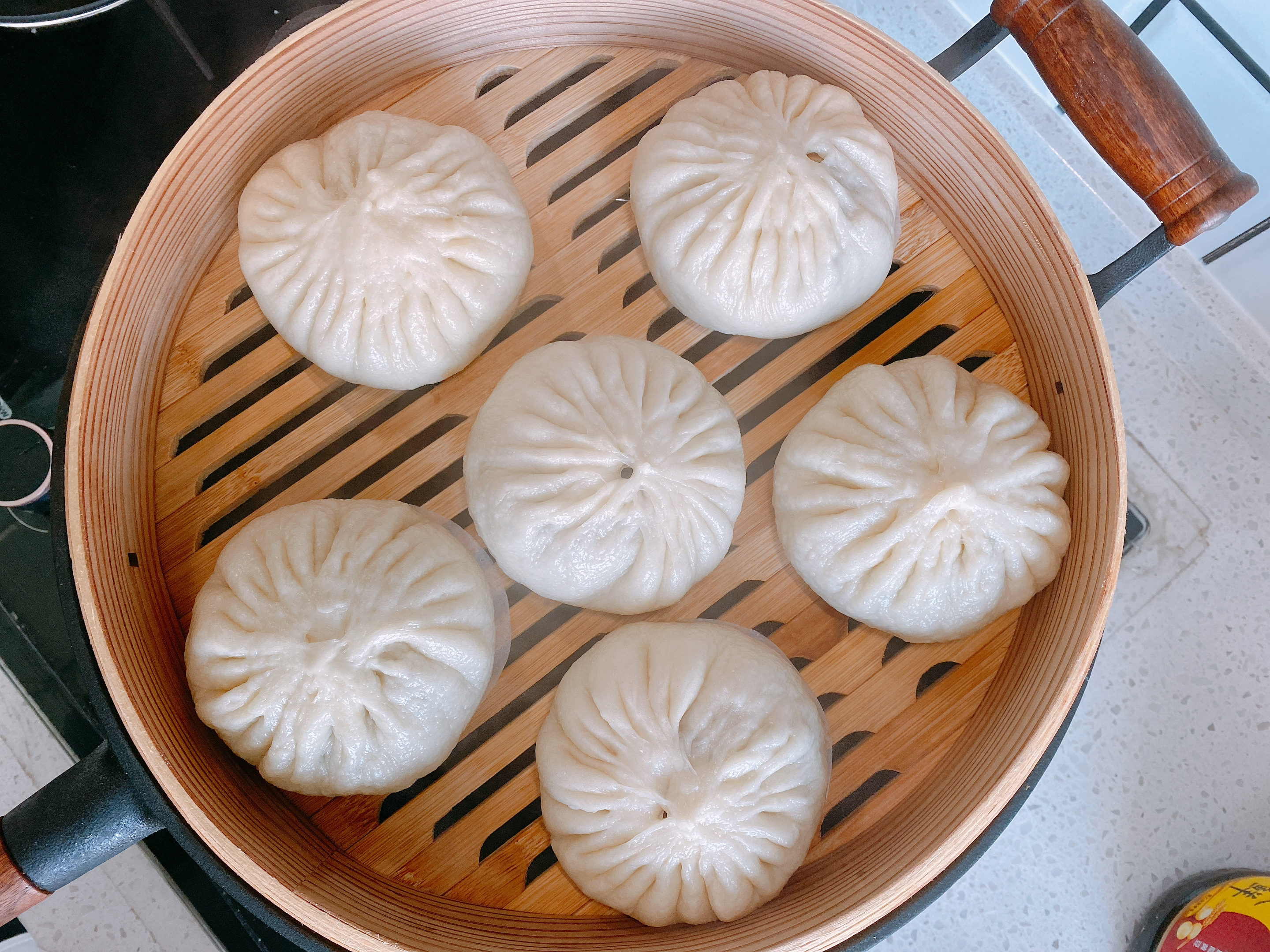 春天寧可不吃肉，也要吃這個餡的包子，鮮嫩多汁，個個鬆軟不塌陷