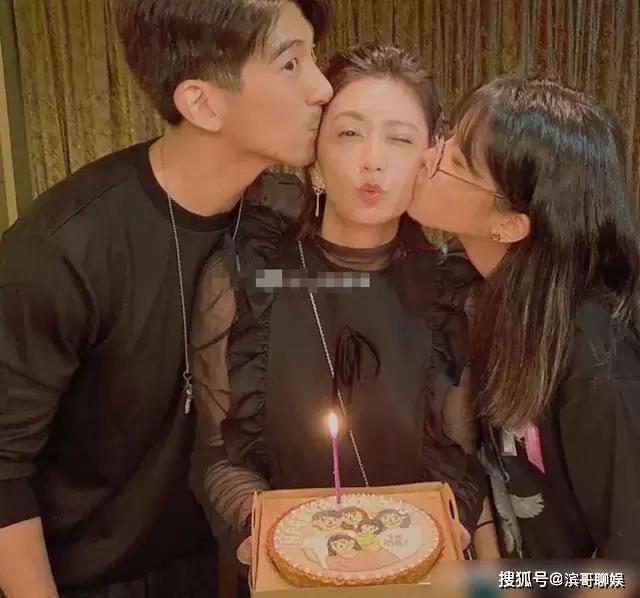 贾静雯全家明星脸，咘咘越长越美丽，没想到波妞更漂亮