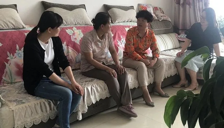 白银市妇联开展“七一·送温暖”走访慰问活动