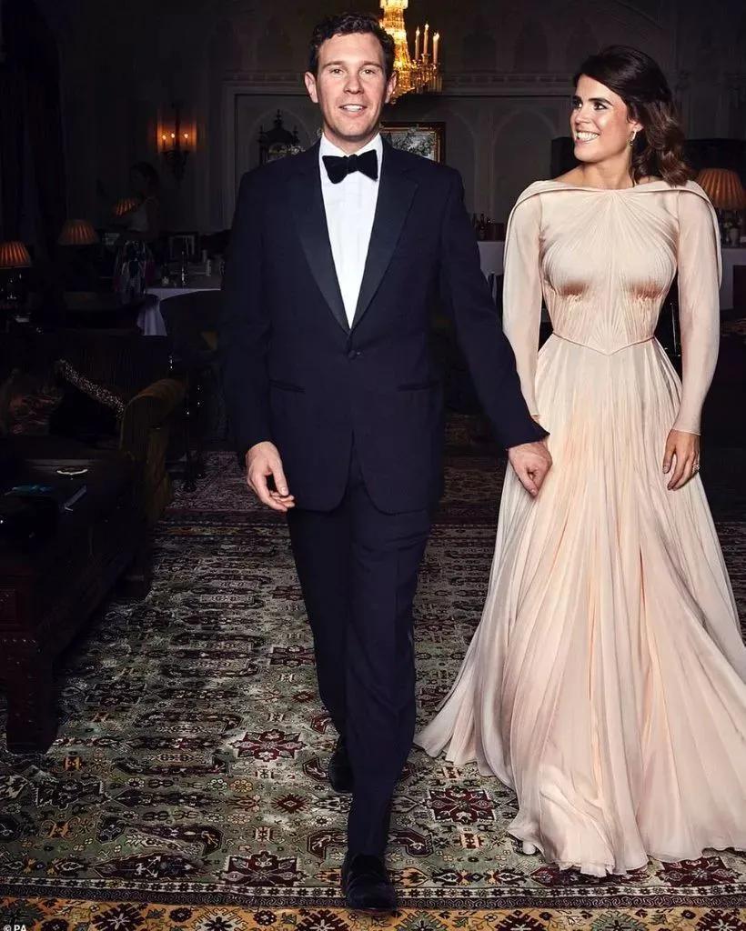 当特斯拉卖起龙舌兰，你以为你知道马斯克在想什么