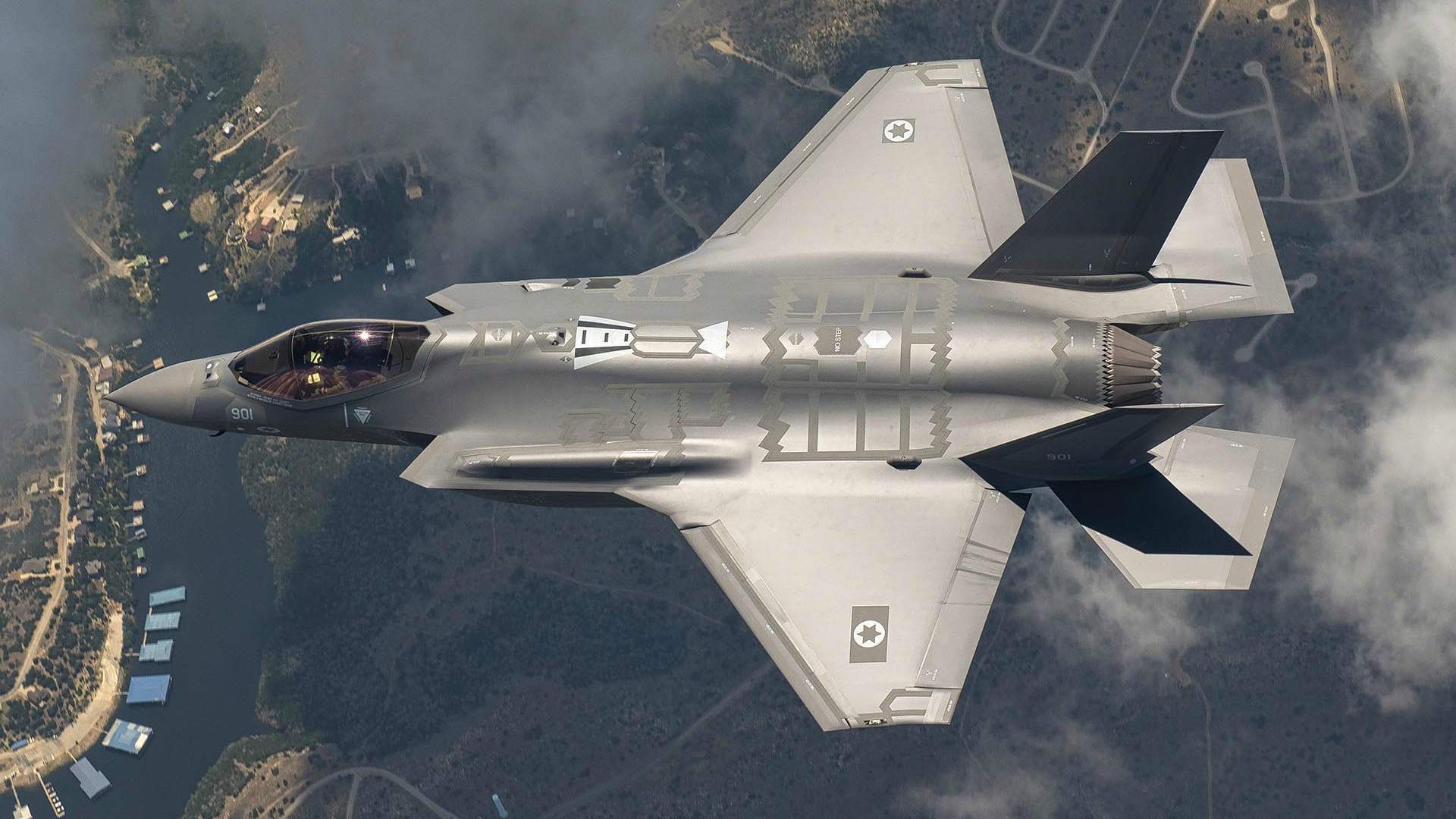 歼20、F22、F35和苏57决战“紫禁之巅”，谁更胜一