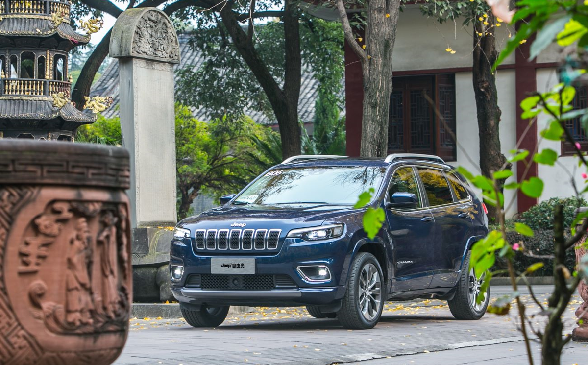 Jeep﹢自由光,为你用“芯”打call
