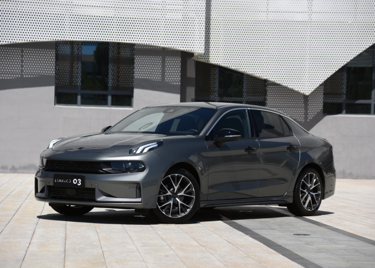 这车厉害，有颜值还有性能，2.0T动力强，5.9秒就破百