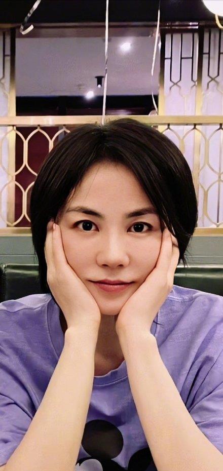 王菲为14岁女儿李嫣庆生，画面极度温馨，唯独不见李亚鹏
