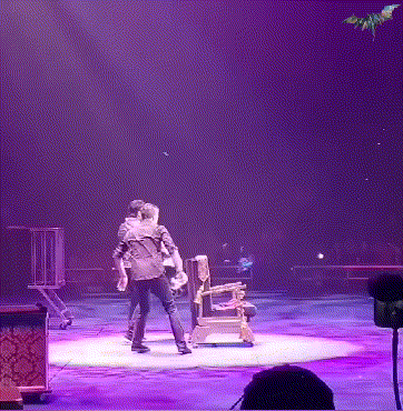 搞笑gif神评：这种技能，我应该能坚持3秒