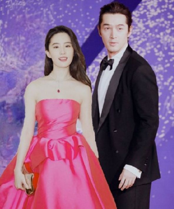 Hu Ge refuted a rumor! Deny marry with Liu Yifei, agent makes public chatting check scheme to make a holiday