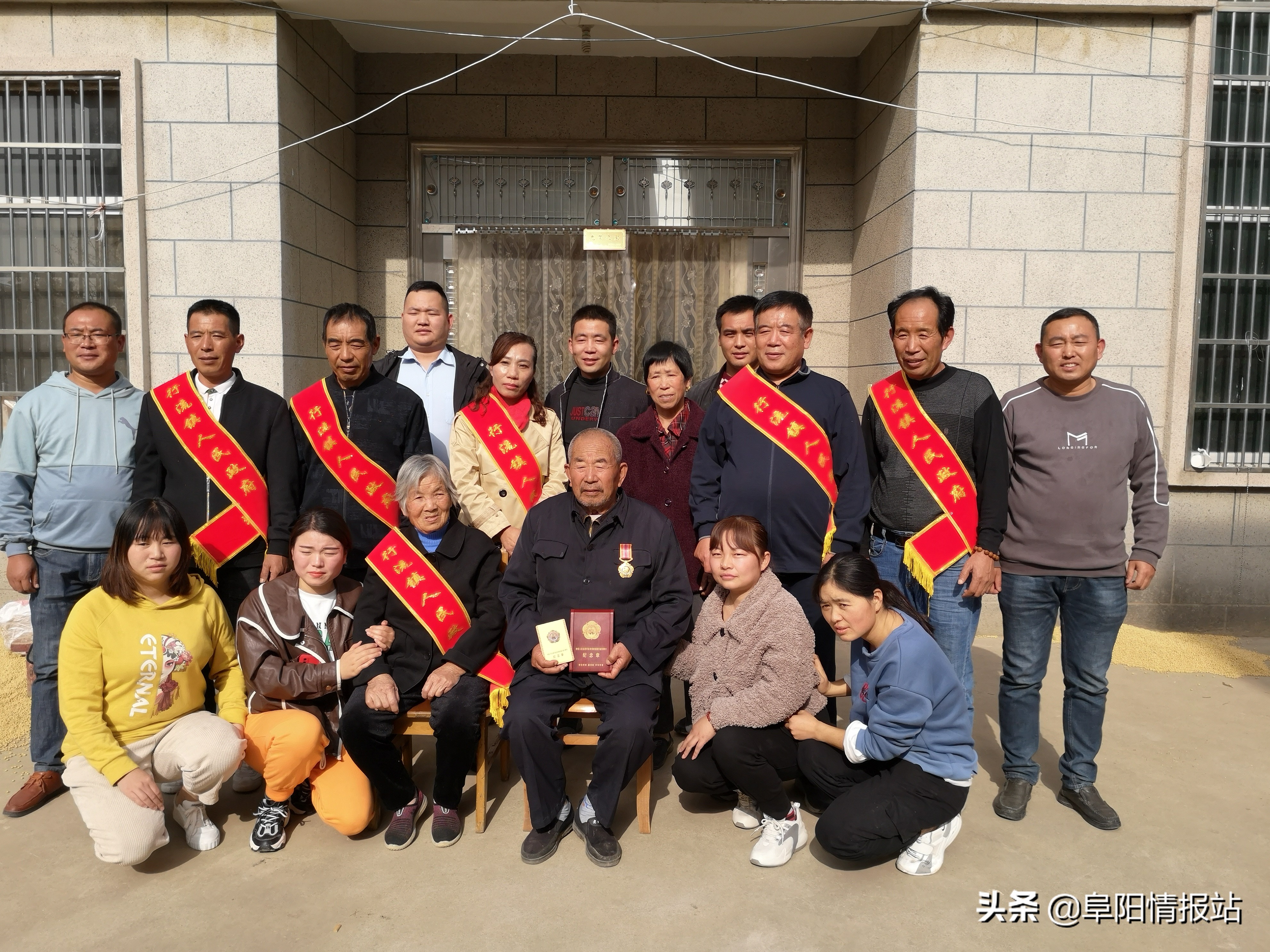 邱少云战友：潜伏时想咳嗽，悄悄抠点泥塞嘴里，在上甘岭战役中，身上七处负伤，曾亲眼看到排长牺牲在面前
