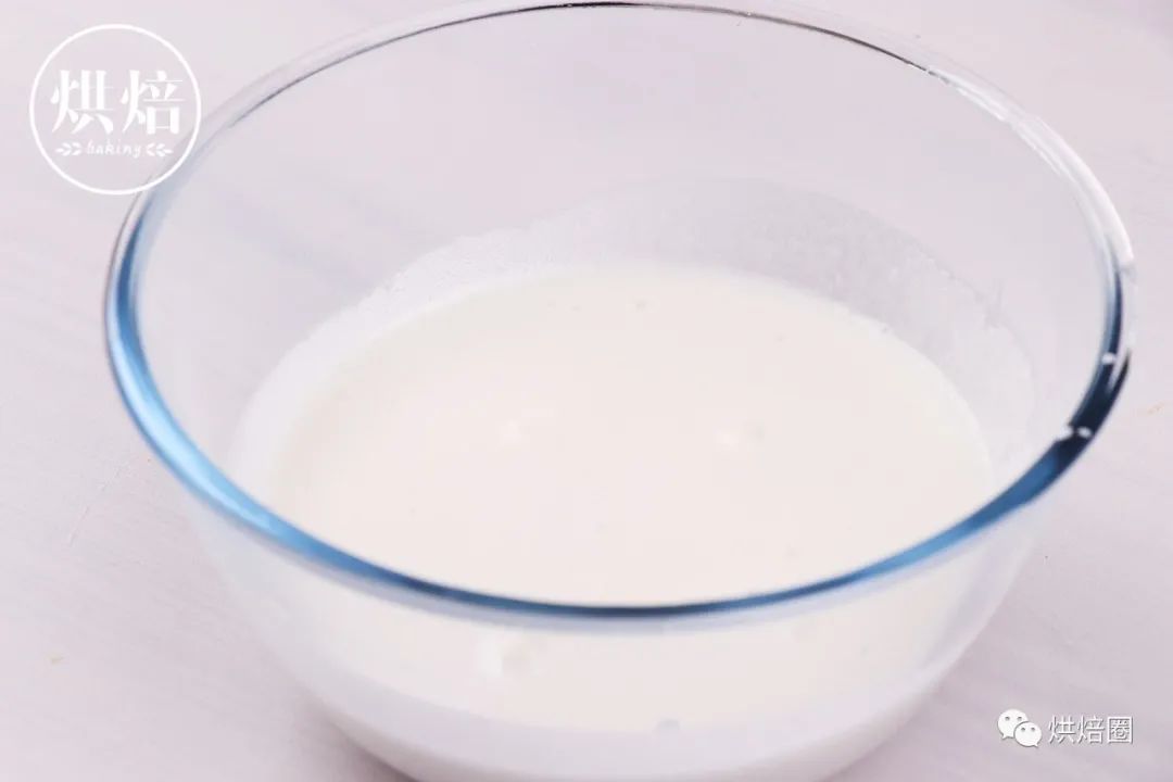 這綠綠的木薯千層糕好清新在東南亞很出名吃起來又糯又潤