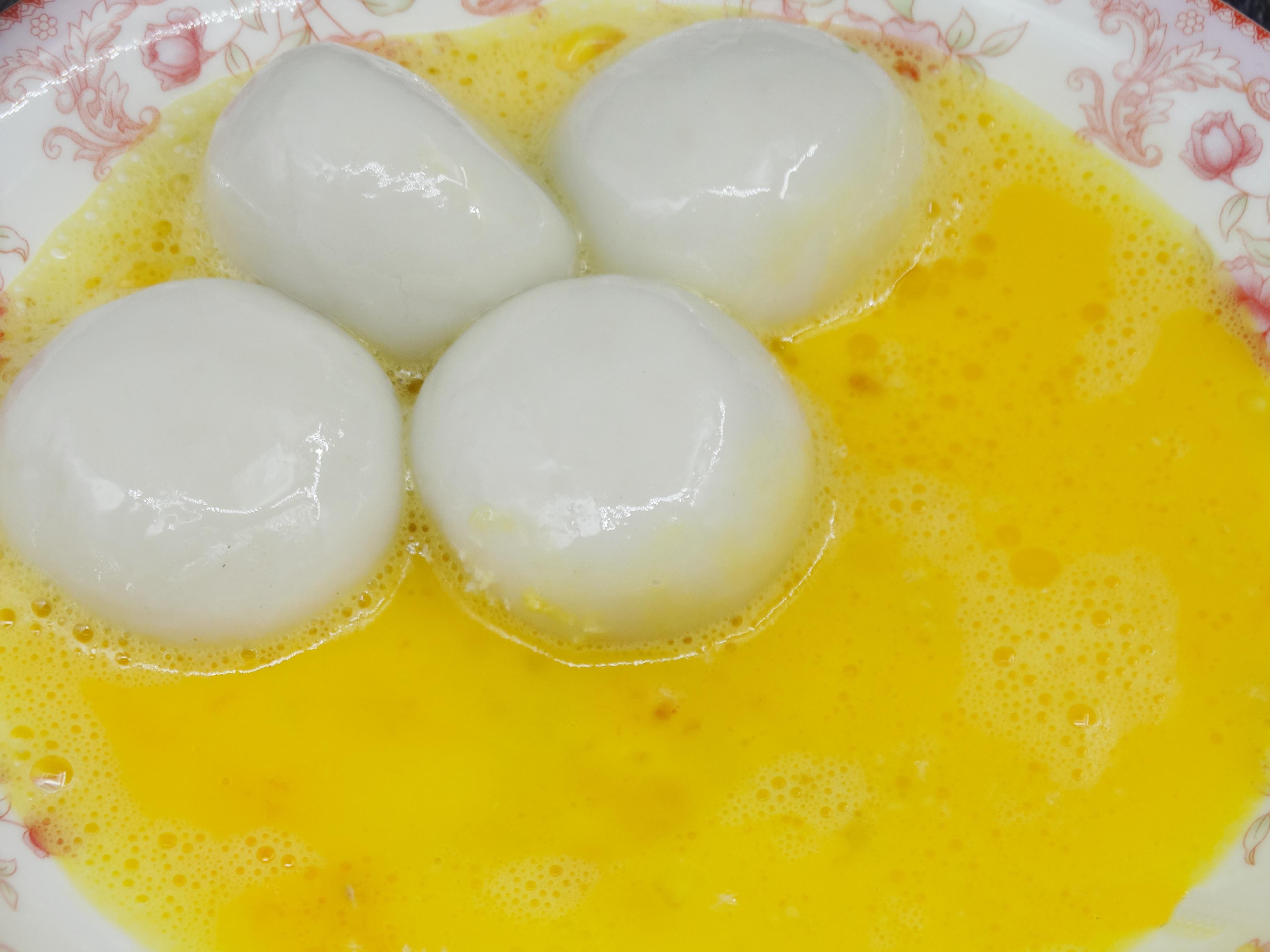 過年炸湯圓，直接下鍋容易炸，多加1步，不炸不裂，香脆酥糯